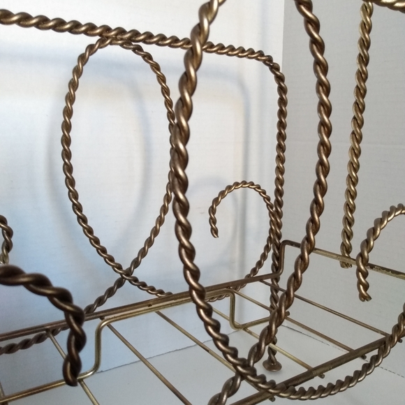 Twisted metal scroll magazine/ record holder - Picture 13 of 13